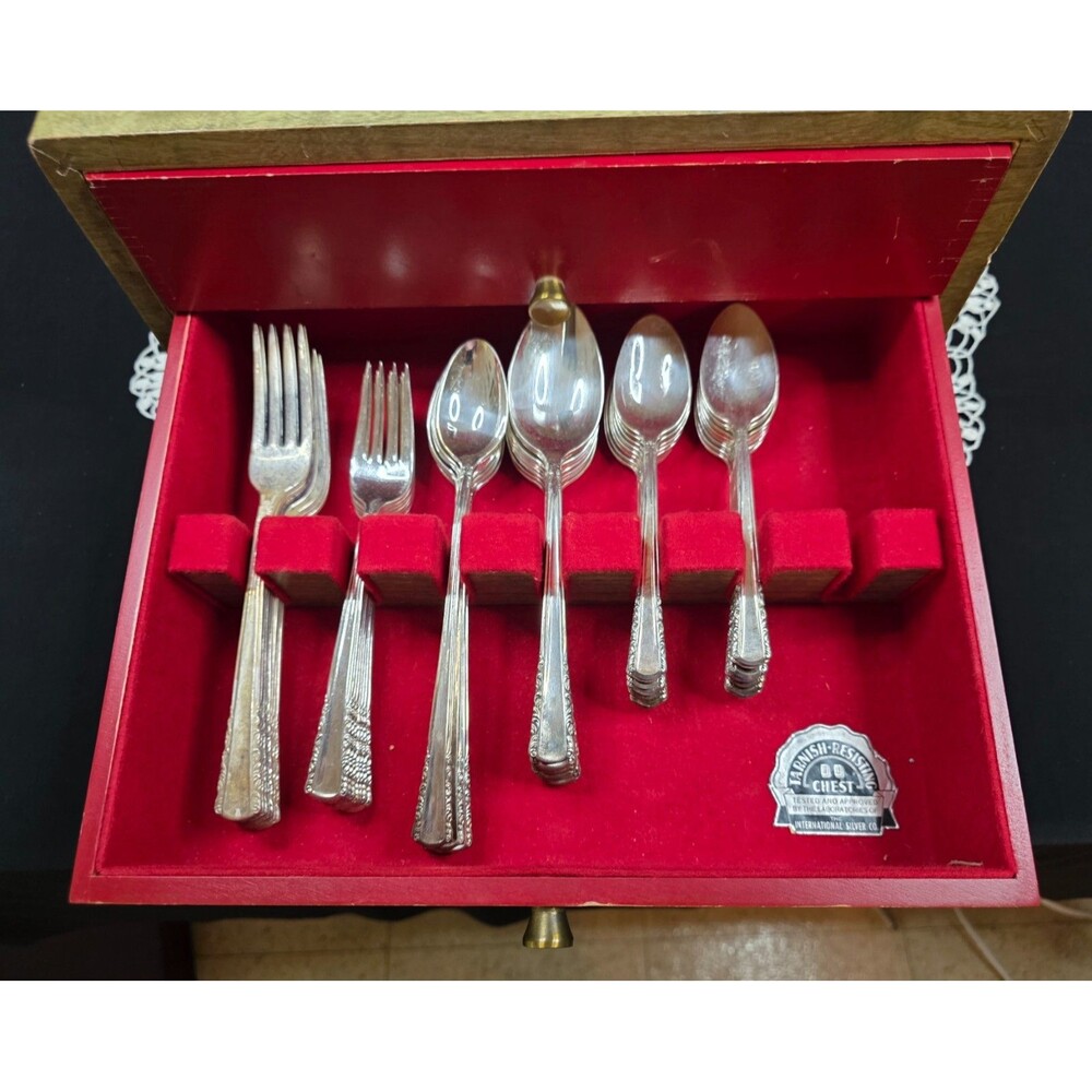 VTG Holmes & Edwards May Queen Silverplate Flatware Set w/Chest 1950s 56 Pc Set